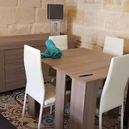 Apartament Nicely Furnished Studio Apt In